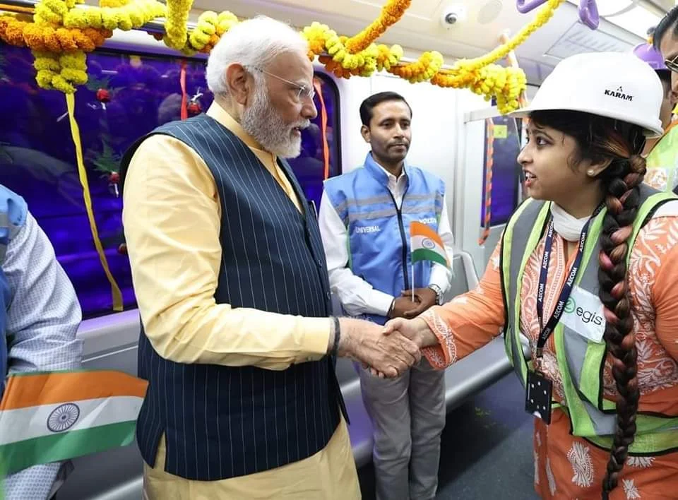 গঙ্গার তলা দিয়ে চালু হল মেট্রো পরিষেবা, উদ্বোধন প্রধানমন্ত্রীর