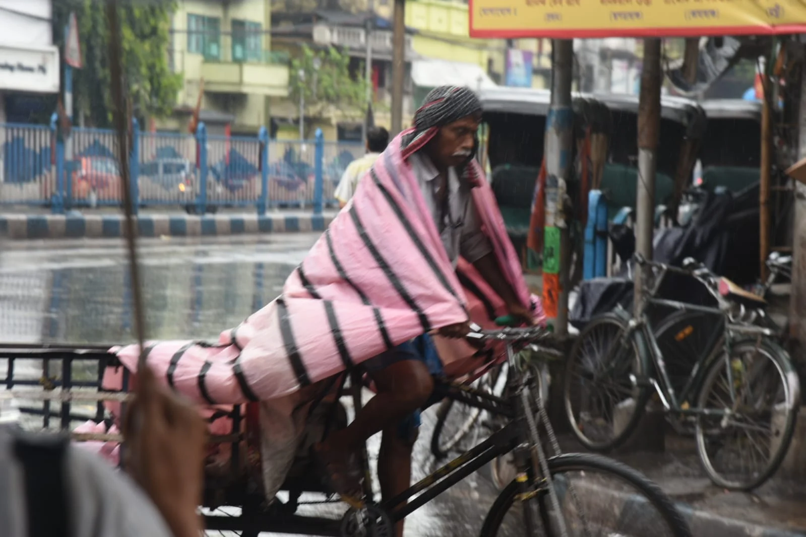 বঙ্গে বৃষ্টির সঙ্গে বইবে ঝোড়ো হাওয়া, দুর্যোগ কতদিন, জানালো আবহাওয়া দফতর