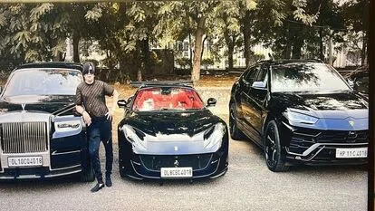 দিল্লির ব্যবসায়ীর বাড়িতে আইটি হানায় উদ্ধার বিপুল টাকা, বাজেয়াপ্ত ৬০ কোটির গাড়িও