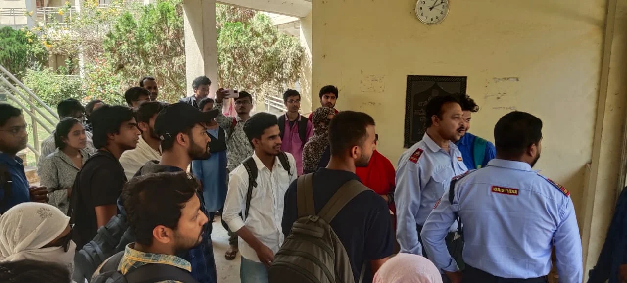 নিবরা ইজতেমা মসজিদে পালিত খুশির  ঈদ, নামায পড়লেন  চার হাজারের বেশি মুসল্লি