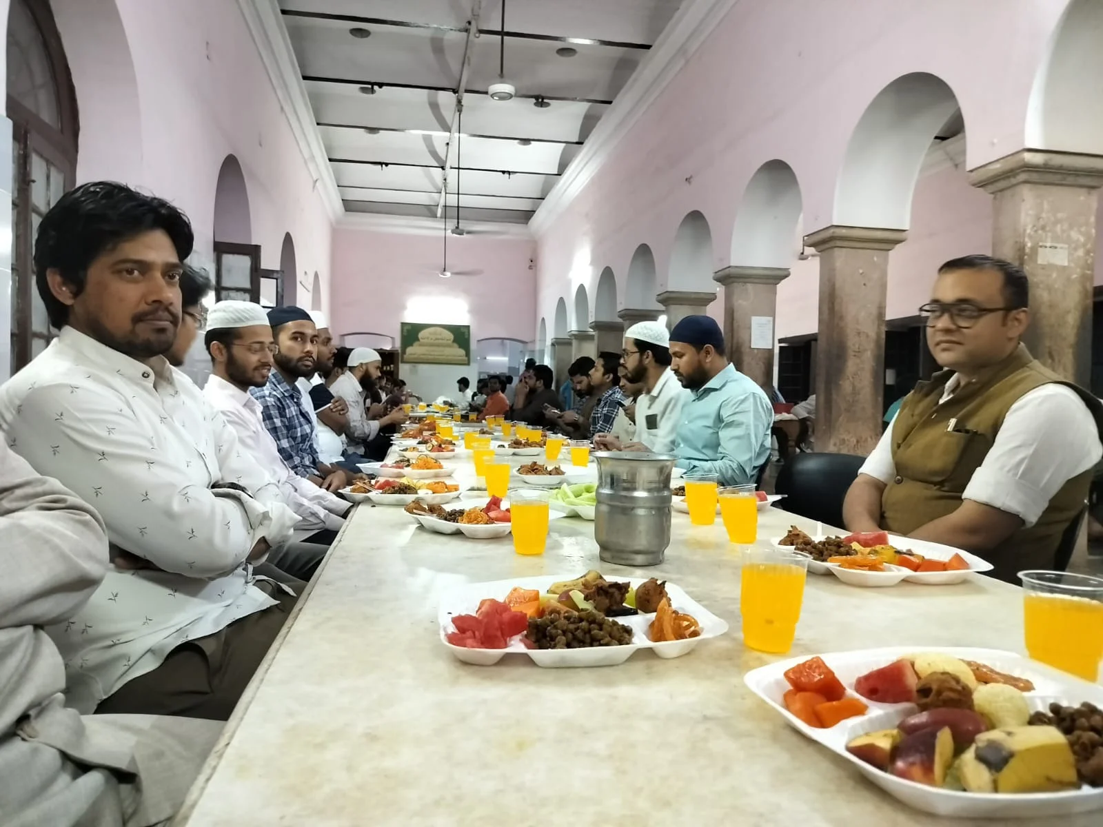 আলীগড়ে বাঙালি পড়ুয়াদের ইফতার মাহফিল
