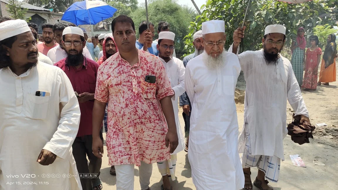 মরহুম হাফেজ আমিনুল ইসলামের কবর জিয়ারতে মন্ত্রী সিদ্দিকুল্লাহ