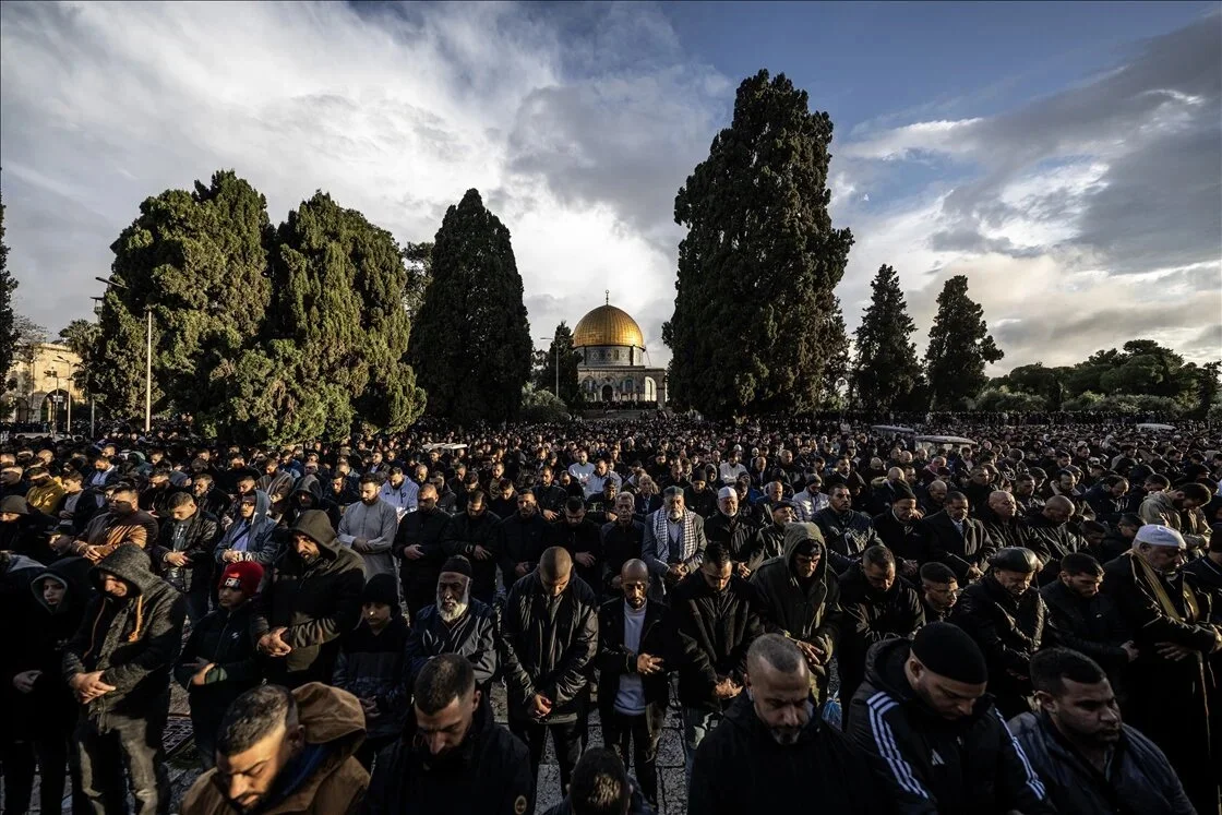 ধ্বংস-মৃত্যুর মাঝেই আল আকসায় নামায আদায় ৬০ হাজার মুসল্লির
