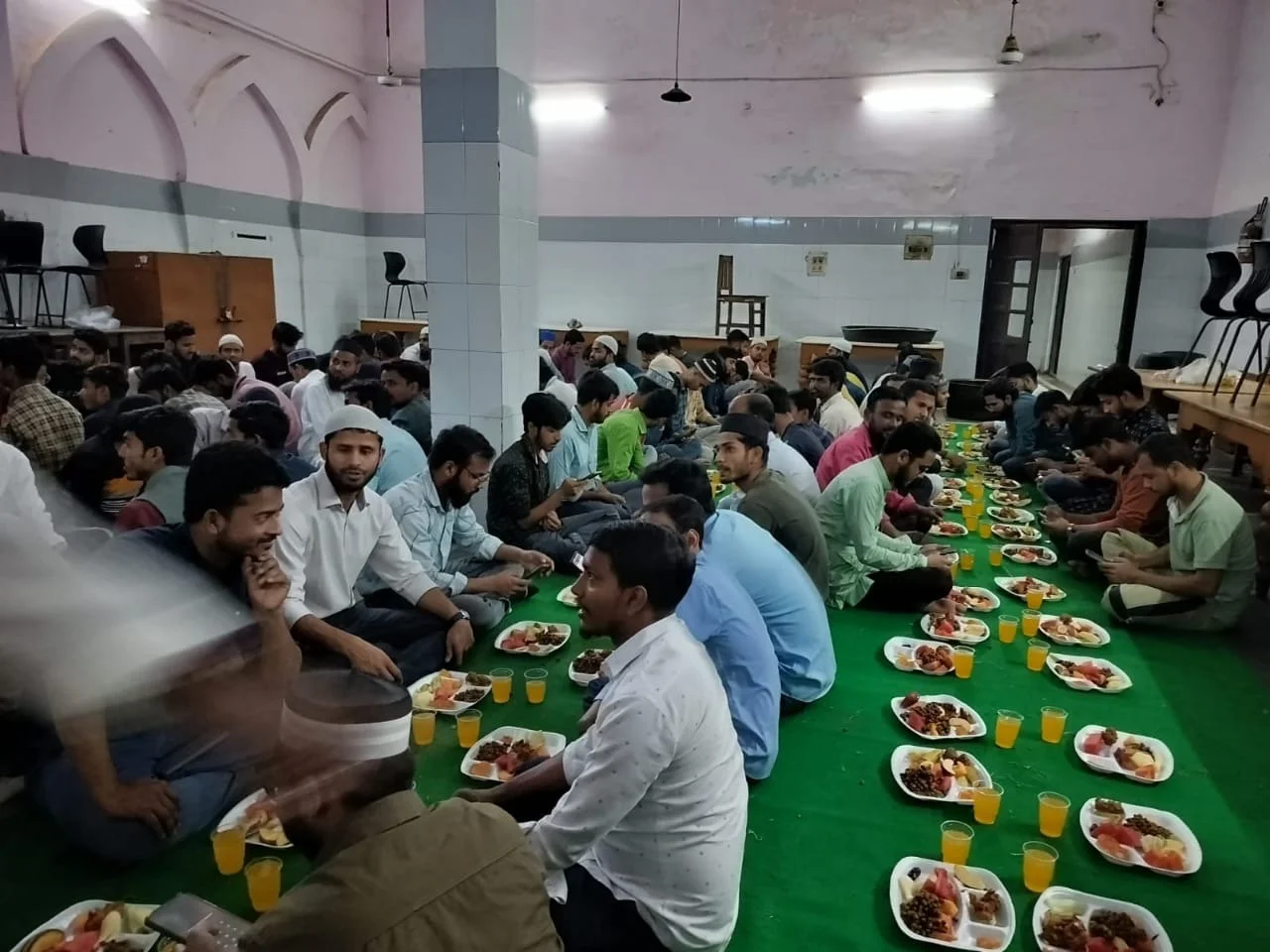 আলীগড়ে বাঙালি পড়ুয়াদের ইফতার মাহফিল