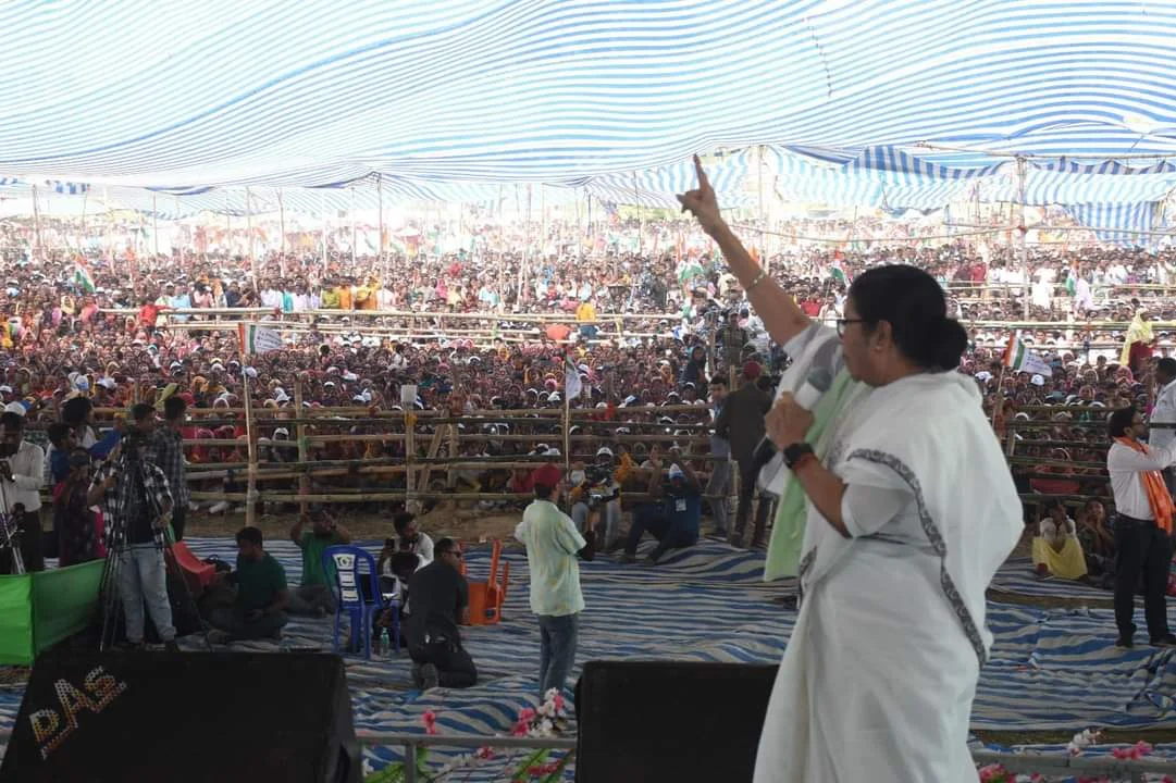 স্বৈরাচারী বিজেপিকে সমর্থন করবেন না: জোড়াফুলে ভোটের আর্জি মুখ্যমন্ত্রীর