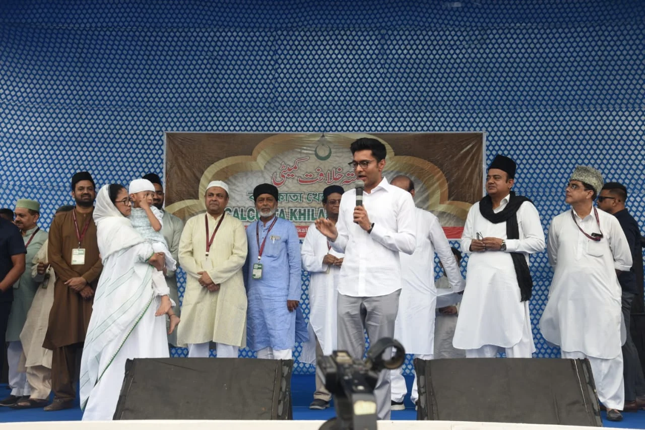 'রেড রোডের নামায কোনদিন মিস করব না, আমার জন্য আল্লার মেহেরবানি', সম্প্রীতিরবার্তা মুখ্যমন্ত্রীর