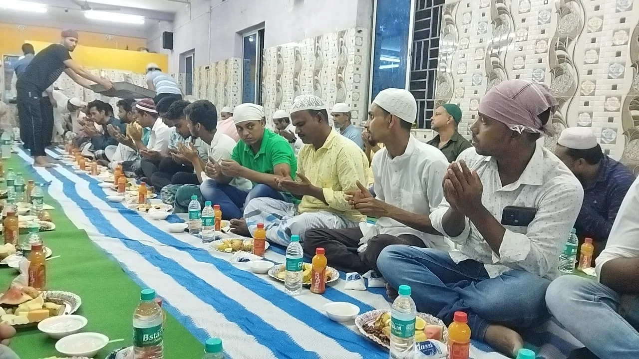 সাউথ বিষ্ণুপুর অঞ্চল তৃণমূল কংগ্রেসের উদ্যোগে ইফতার মজলিস 