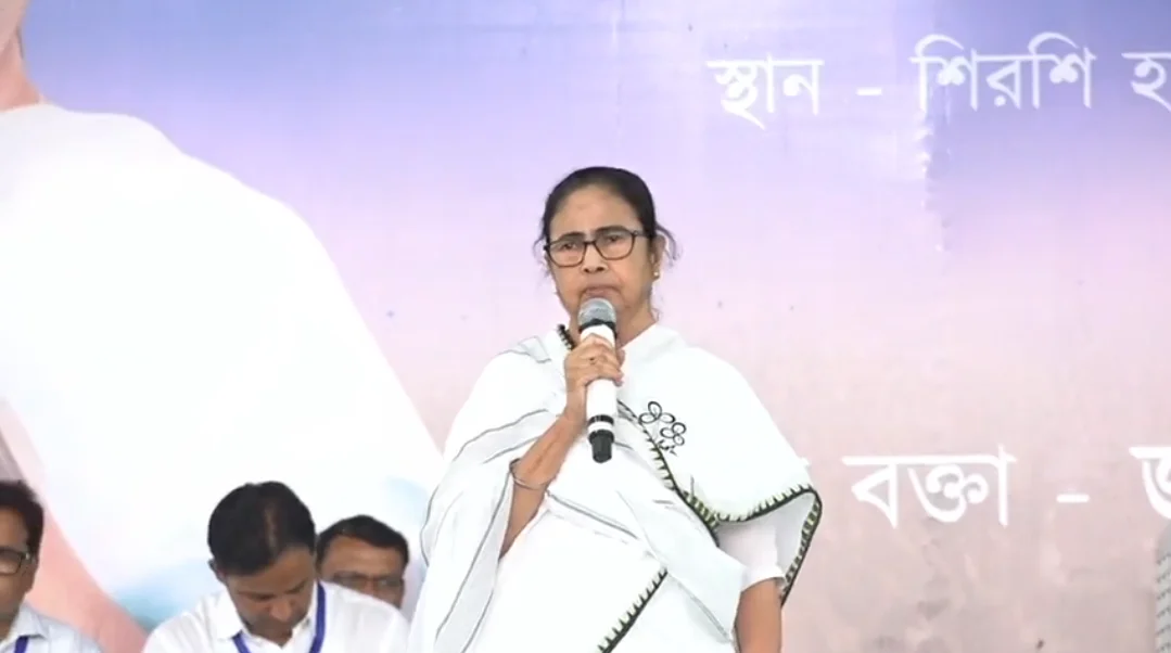 ২৬ হাজার চাকরি বাতিল: রায়কে চ্যালেঞ্জ, পাশে থাকার বার্তা মমতার