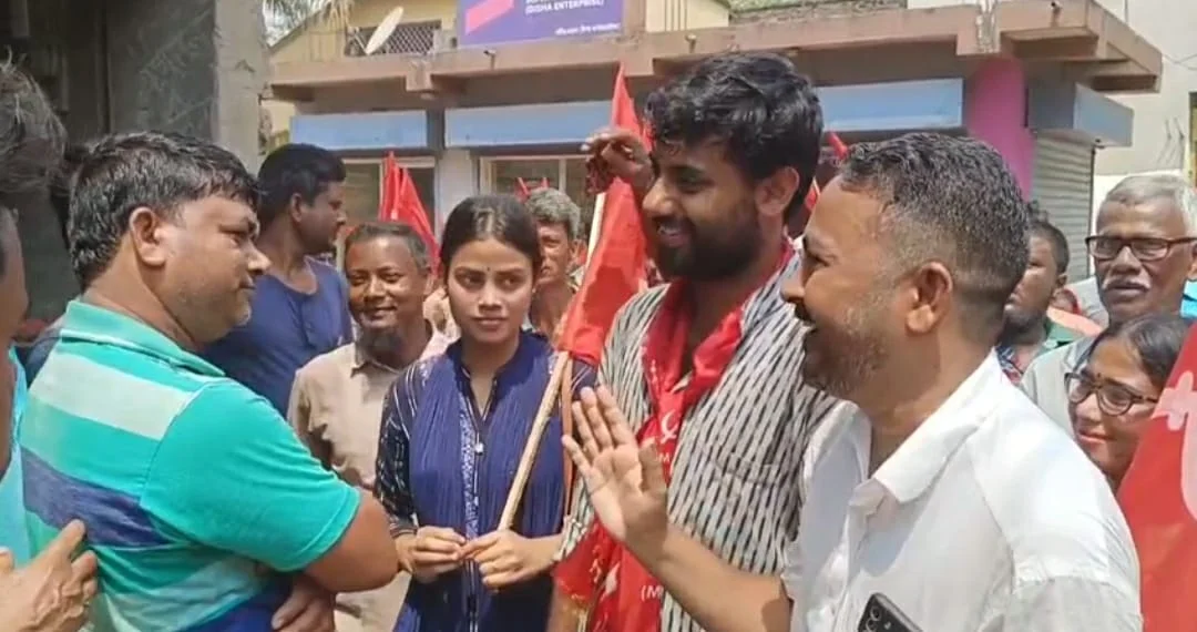 চৈত্রের গরমে প্রচার সারলেন যাদবপুর কেন্দ্রের বাম প্রার্থী সৃজন ভট্টাচার্য