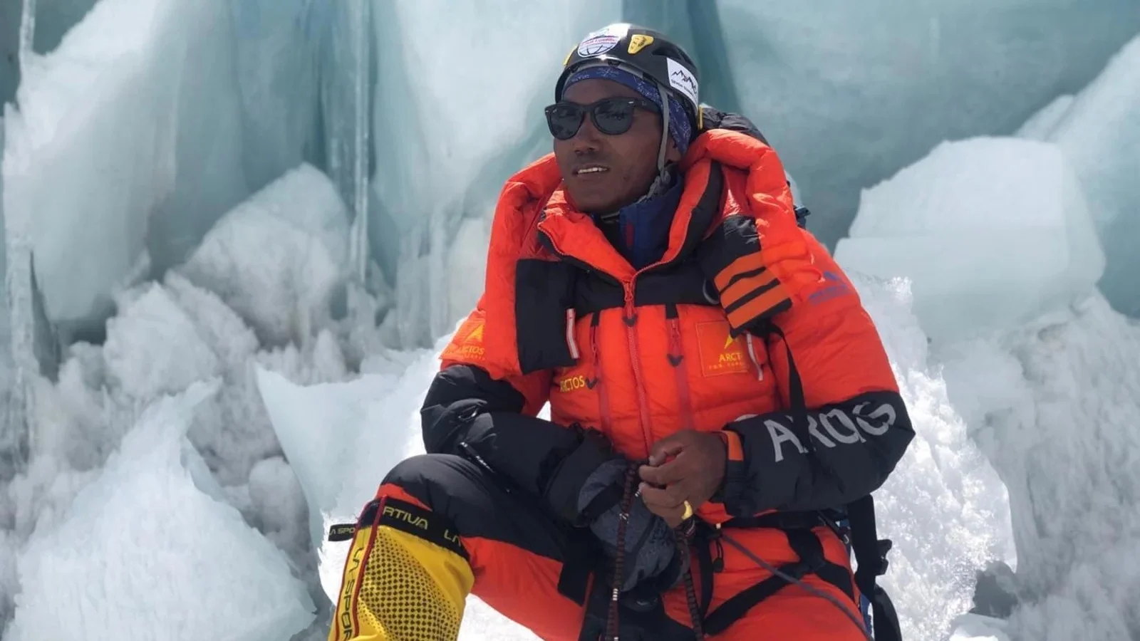 ২৯ বার এভারেস্ট জয়ের রেকর্ড!