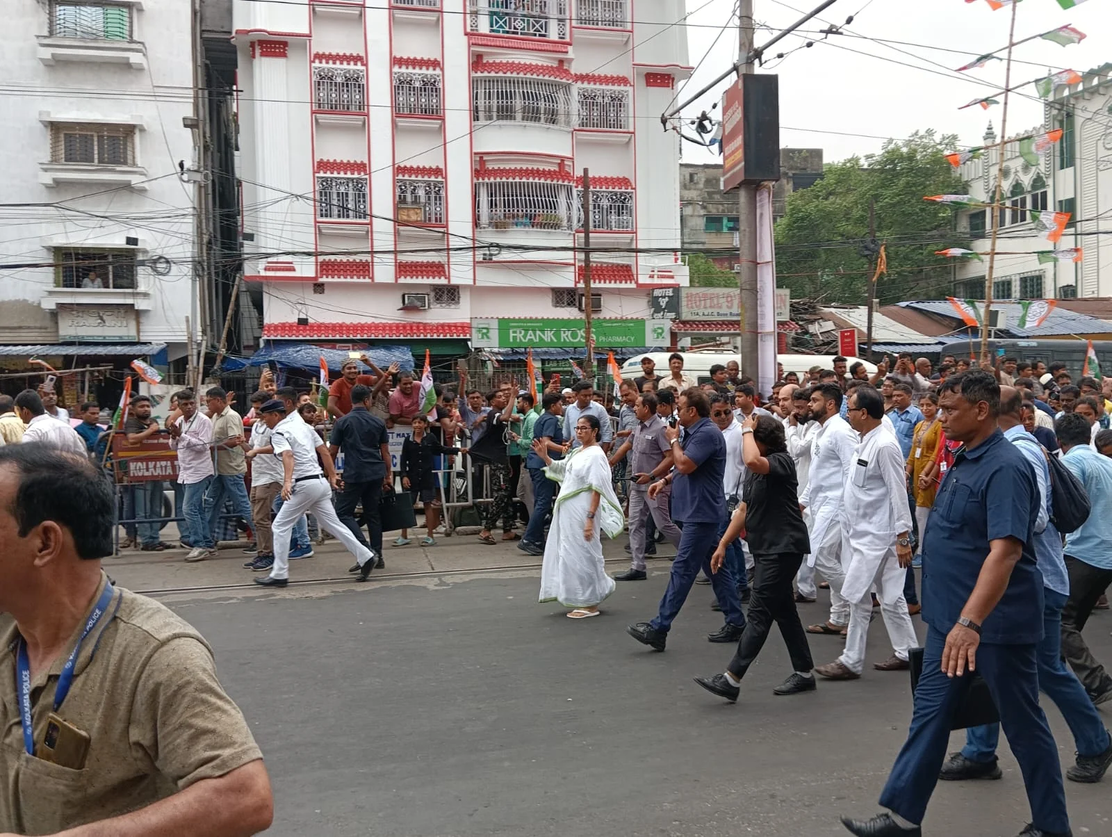 মমতার আজকের মিছিলের ফটো গ্যালারি