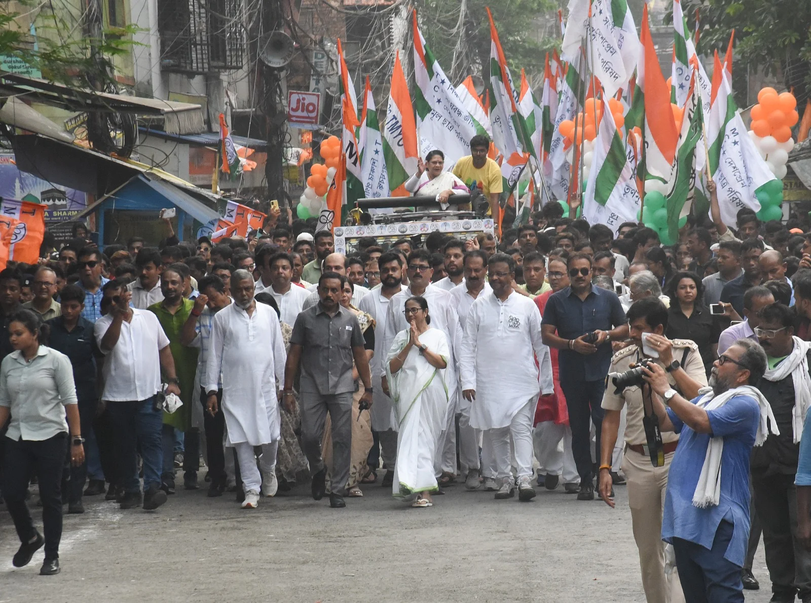 মমতার আজকের মিছিলের ফটো গ্যালারি
