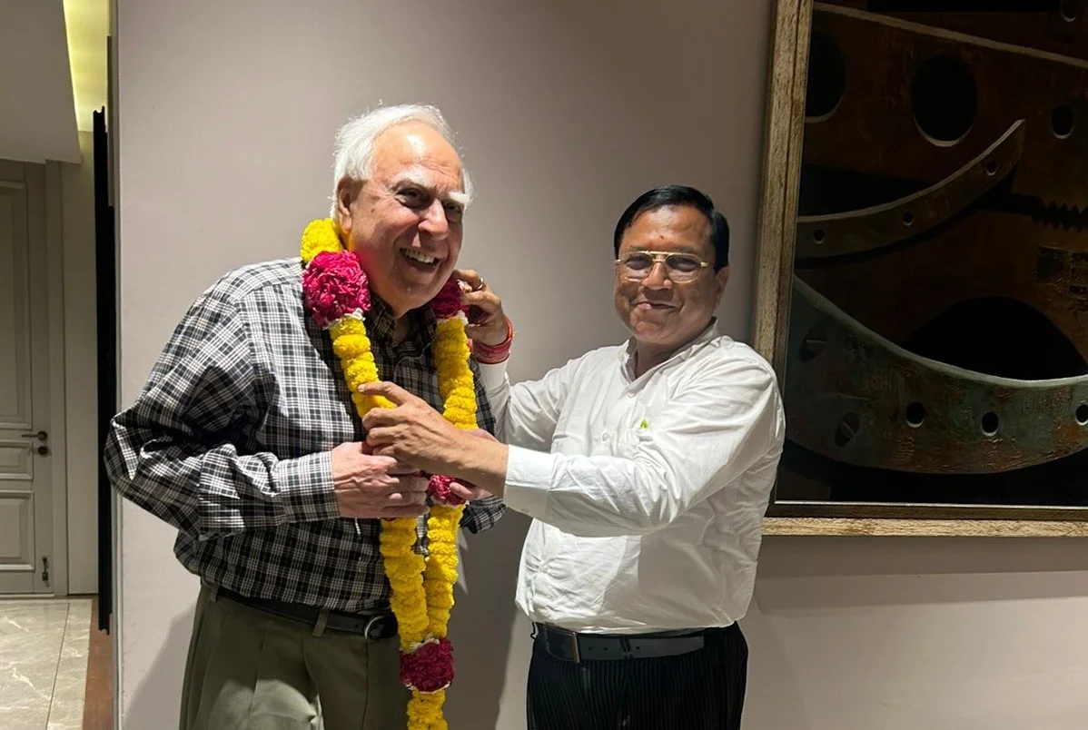 সুপ্রিমকোর্ট বার অ্যাসোসিয়েশনের নির্বাচনে সভাপতি পদে জয়ী কপিল সিব্বাল