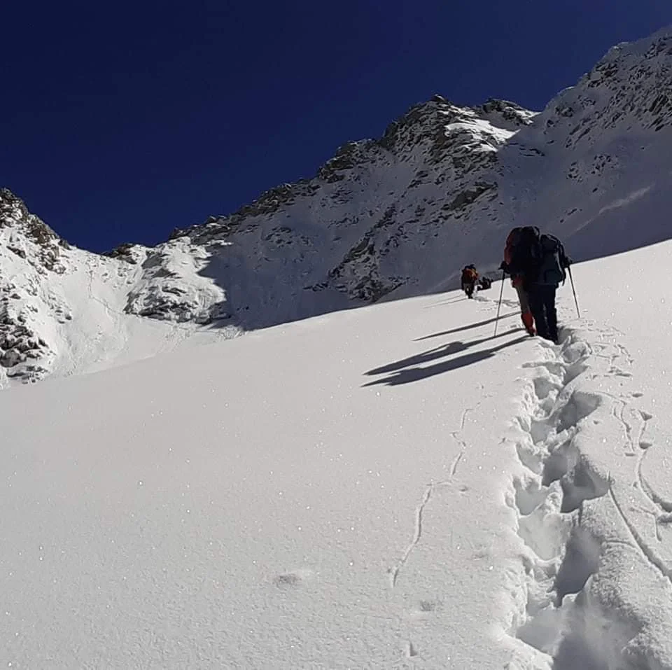 কাঞ্চনজঙ্ঘায় ট্রেকিংয়ে গিয়ে নিহত হাওড়ার বাসিন্দা