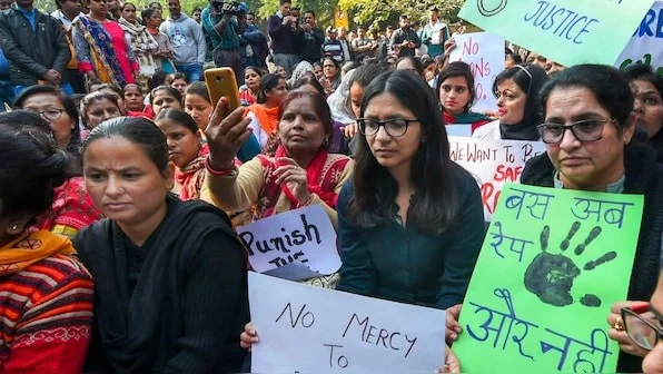 লেফটেন্যান্ট গভর্নরের এক নির্দেশে দিল্লিতে চাকরি হারা ২২৩