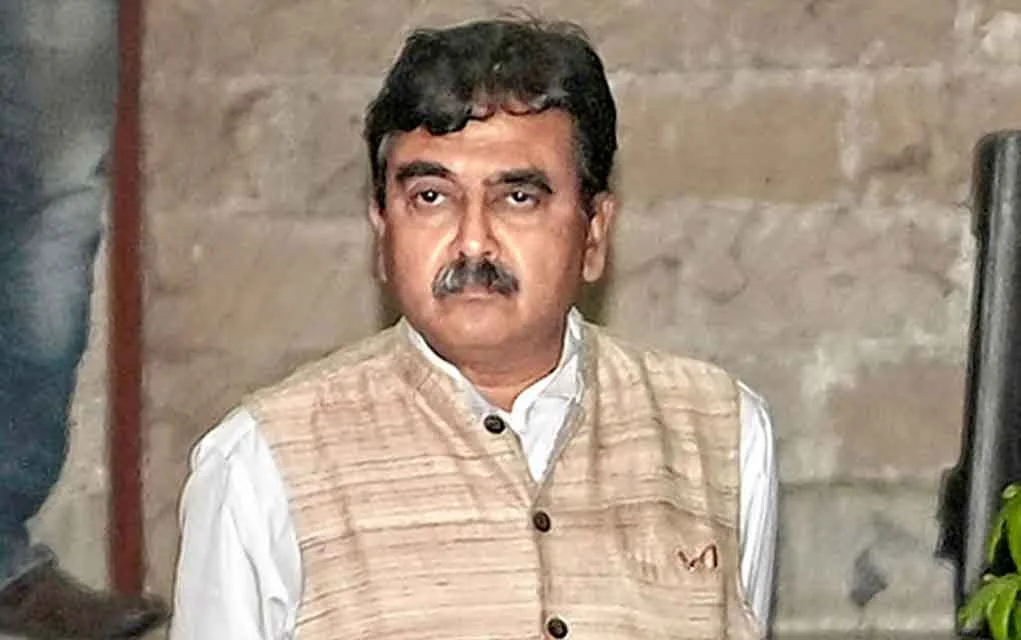 মুখ্যমন্ত্রীর বিরুদ্ধে কুকথা, সেন্সর কমিশনের, আদালতে যাওয়ার হুঁশিয়ারি অভিজিতের