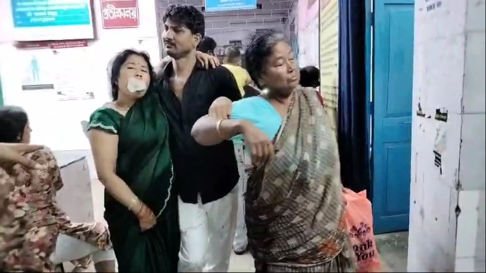 লরির পিছনে ধাক্কা যাত্রীবাহী বাসের, ইসলামপুর গুরুতর জখম ১০