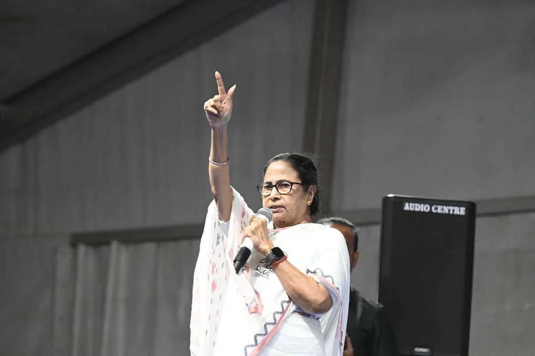 রেমাল নিয়ে অভিভাবকের ভূমিকায় মুখ্যমন্ত্রী, রাজ্যবাসীকে একাধিক পরামর্শ মমতা