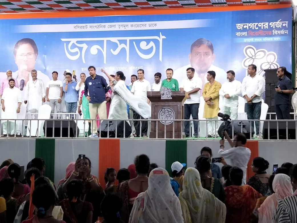 মোদি হারছে, মোদি কাদছে: মমতা