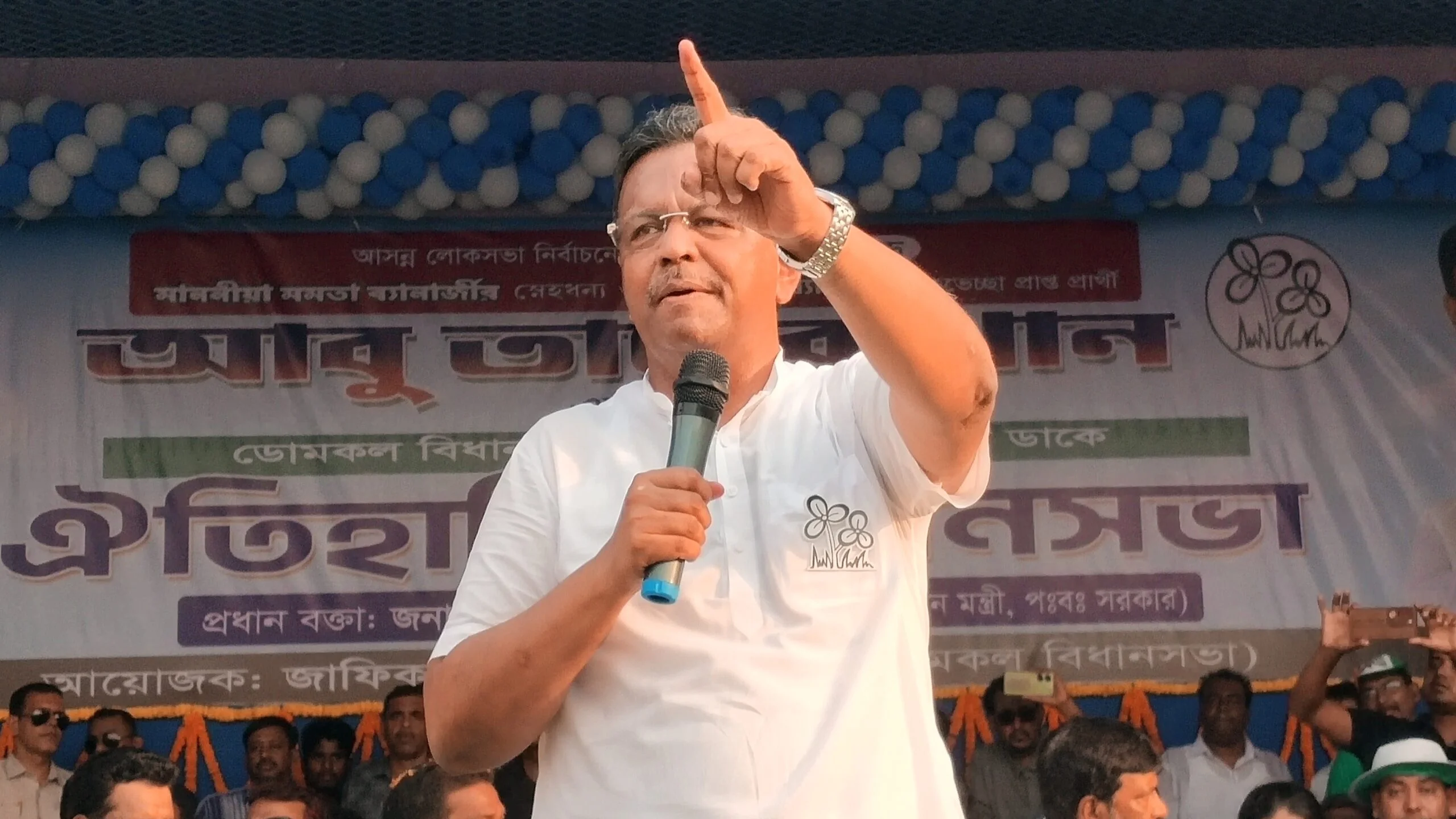 বিজেপির কাছে মাথা নত করব না: হুঁশিয়ারি ফিরহাদের