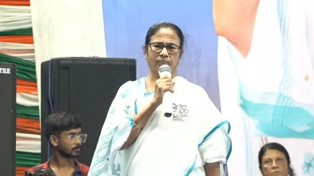 প্রধানমন্ত্রী এত মিথ্যে বললে দেশ কী শিখবে?‌ তোপ মমতার