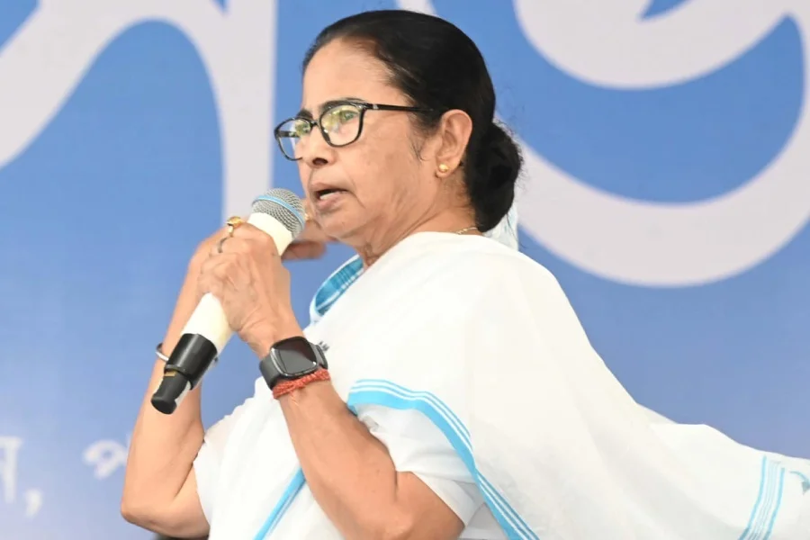 হলদিয়ার সভা থেকে মমতার স্পষ্ট ঘোষণা 'জোটে আছি, জোটে থাকব'