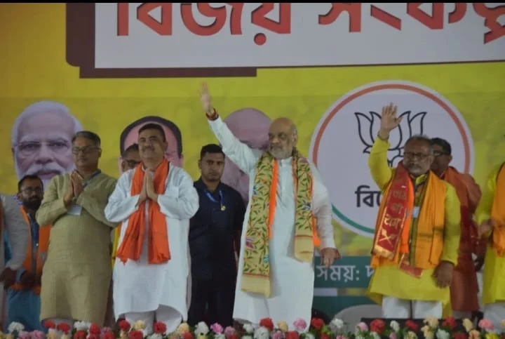 ''মোল্লা, মাদ্রাসা, মাফিয়া" এক বন্ধনীতে রাখলেন অমিত শাহ, নিন্দার ঝড়