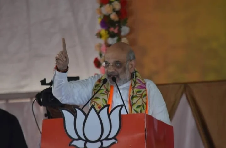 ''মোল্লা, মাদ্রাসা, মাফিয়া" এক বন্ধনীতে রাখলেন অমিত শাহ, নিন্দার ঝড়