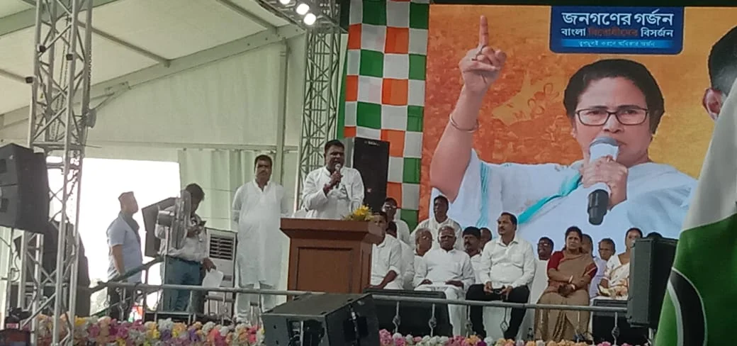 ‘স্যাকরার টুকটাক, কামারের এক ঘা, ১ জুন এক কোপে বিজেপি বধ, কুলতুলি থেকে হুঙ্কার অভিষেকের