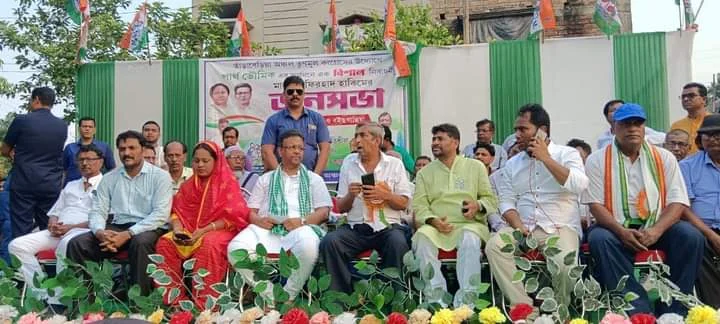 মোদির পায়ের তলার মাটি সরে যাচ্ছে, তাই প্রকাশ্যে বিদ্বেষ ছড়াচ্ছেন: ফিরহাদ হাকিম