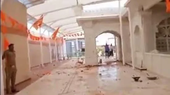 ৬০০ বছরের দরগাহ হবে মন্দির, পীর বাবা হবেন মহারাজ, আহমদাবাদে উত্তেজনা ও ভাঙচুর, গ্রেফতার ৩৭