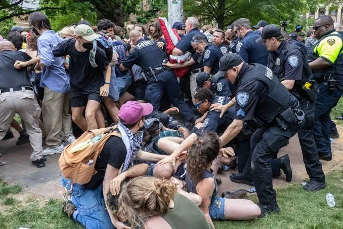 ইসরাইল বিরোধী বিক্ষোভ: আমেরিকায় গ্রেফতার ২ হাজারের বেশি বিক্ষোভকারী