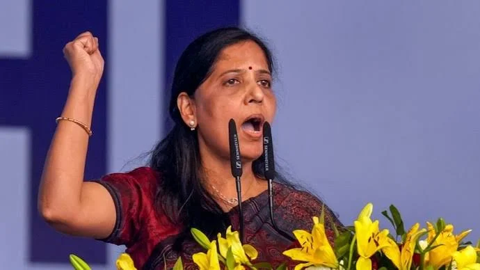 'গণতন্ত্রের জয়', কেজরির জামিনে নিয়ে বললেন সুনীতা কেজরিওয়াল