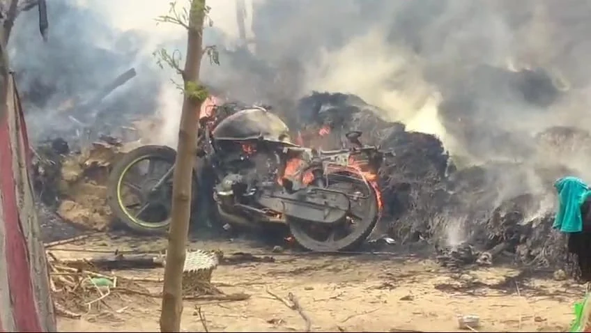 স্বামীকে তালাবন্ধ করে বাড়িতে আগুন স্ত্রীর, অল্পের জন্য রক্ষা