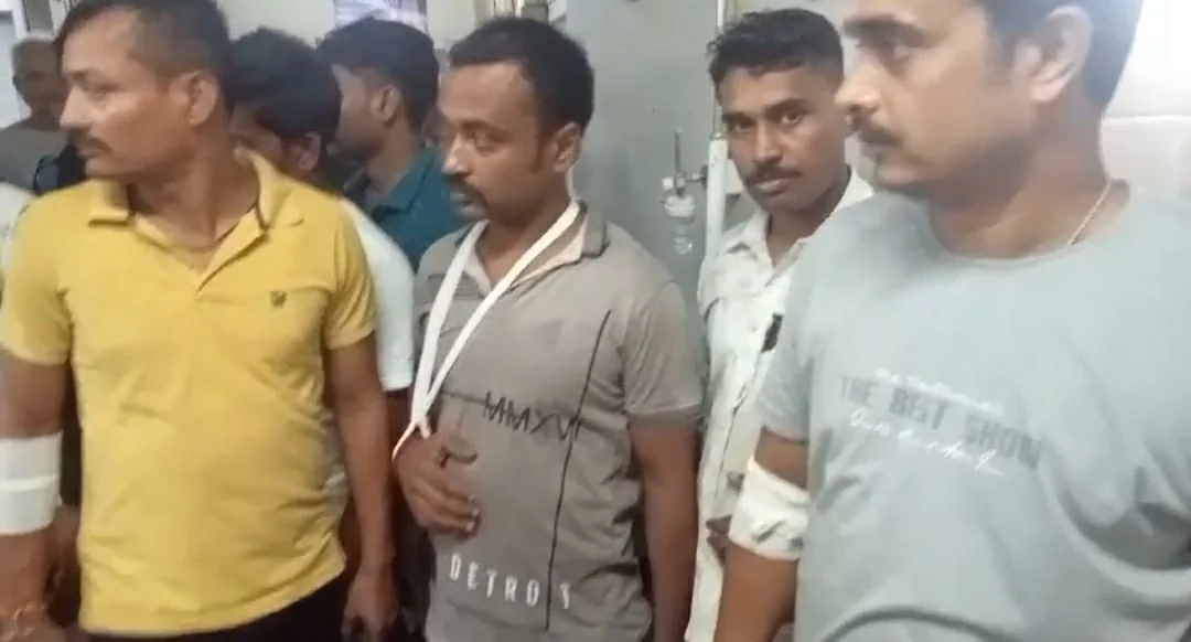 বারুইপুরে মাদক উদ্ধারে গিয়ে আক্রান্ত ১৩ জন পুলিশকর্মী, ভর্তি হাসপাতালে