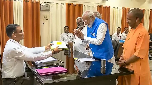 গঙ্গা স্নান সেরে কাল ভৈরব মন্দিরে পুজো, বারাণসী কেন্দ্র থেকে মনোনয়ন জমা মোদির