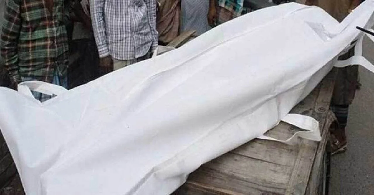 পুলিশের তাড়া খেয়ে পালাতে গিয়ে মর্মান্তিক পরিণতি, ইঁদুর মারার তারে জড়িয়ে মৃত্যু যুবকের 