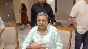 ওয়াকফ: বৈঠকে তীব্র বাগযুদ্ধ বোতল ভেঙে রক্তাক্ত কল্যাণ, পরে সাসপেন্ড