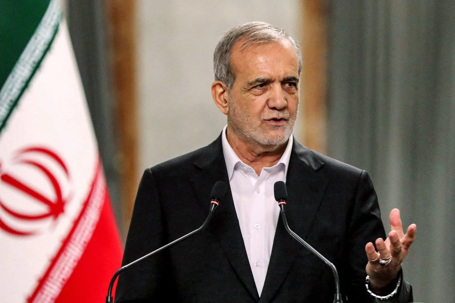 প্রতিবেশী দেশ থেকে হামলা না হলে আক্রমণ নয়: ইরানের প্রেসিডেন্ট