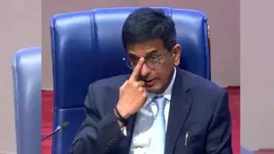 ‘মিছামি দুক্কদম’ বলে অবসর নিলেন চন্দ্রচূড়