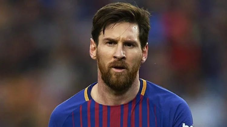 বার্সেলোনায় ফিরছেন মেসি