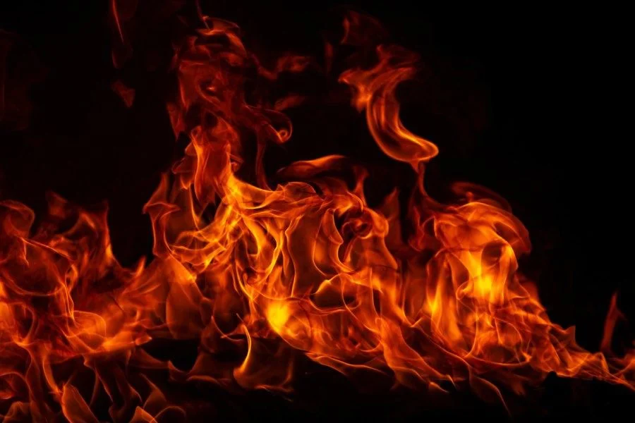 উল্টোডাঙায় বিধ্বংসী আগুন