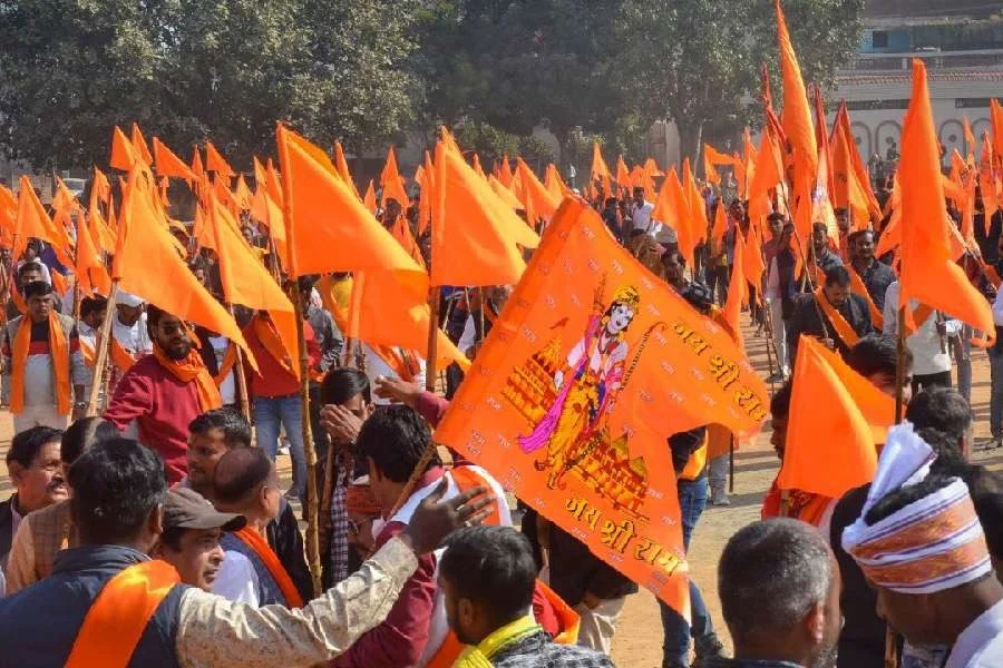 সরকারি কর্মচারীদের উপর হামলা বজরং দলের