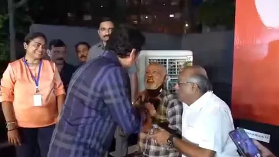 ‘গুরু’ আচেরকরের স্মৃতিসৌধের উদ্বোধনে শচীন