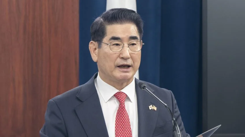 পদত্যাগ করলেন দক্ষিণ কোরিয়ার প্রতিরক্ষামন্ত্রী