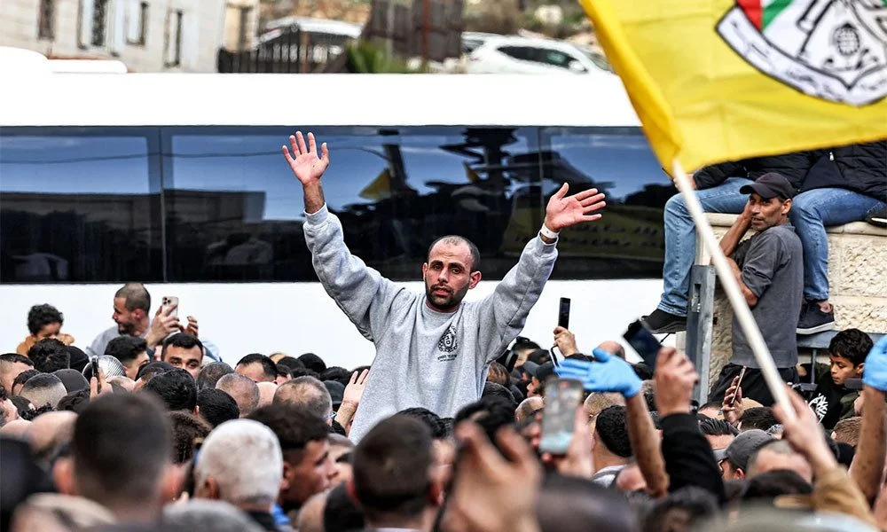 ইসরাইলের কারাগার থেকে মুক্ত ২০০ ফিলিস্তিনি