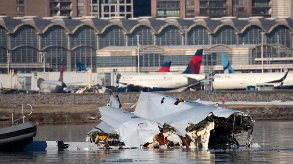 ওয়াশিংটনে বিধ্বস্ত বিমানের ব্ল্যাক বক্স উদ্ধার