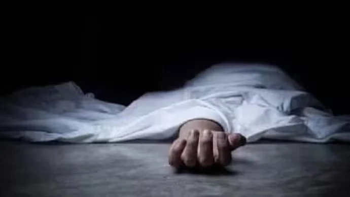 বকেয়া স্কুল ফি-পরীক্ষায় বসতে বাধা, অপমানে আত্মঘাতী ছাত্রী