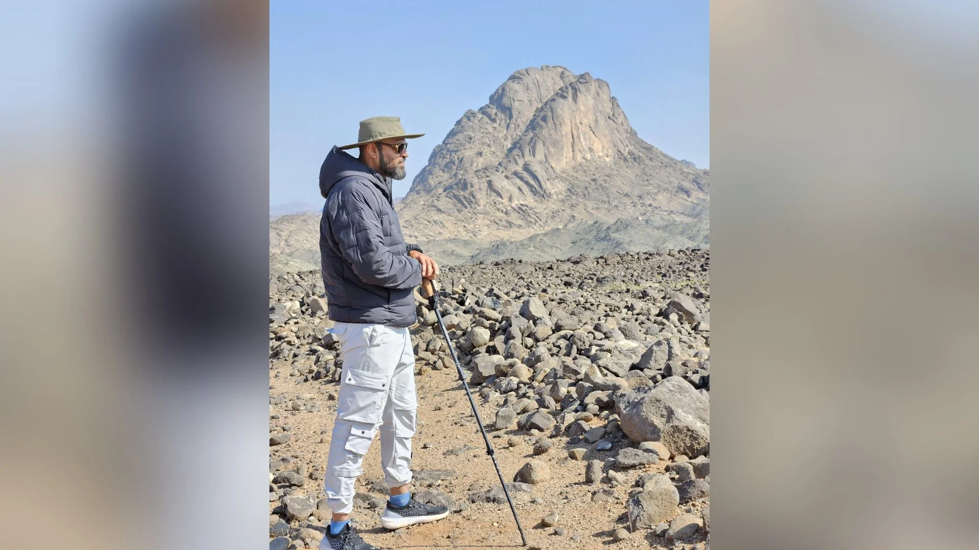 পাথরে ভরা দূর্গম পথ হেঁটে মদিনার উদ্দেশ্যে ইউসুফ