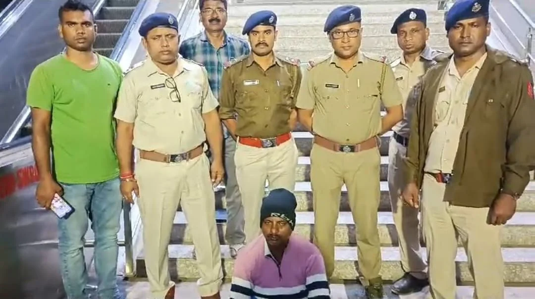 শালিমার জিআরপি'র তৎপরতায় উদ্ধার গাঁজা , গ্রেফতার ১